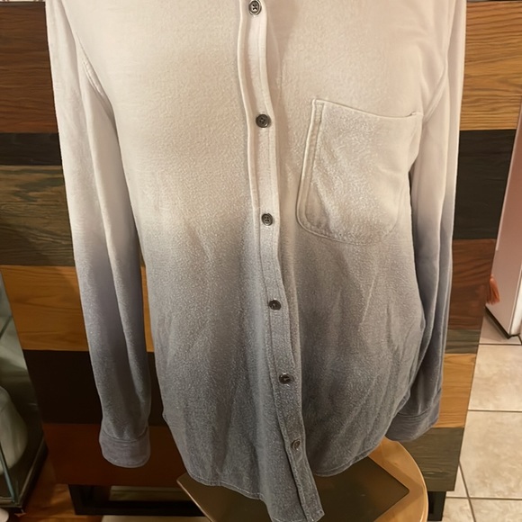 Size large Maurice’s button down shirt - Picture 2 of 7